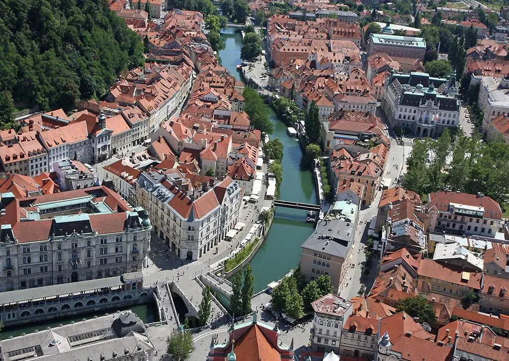 Fishsquare Apartment Ljubljana 0*,