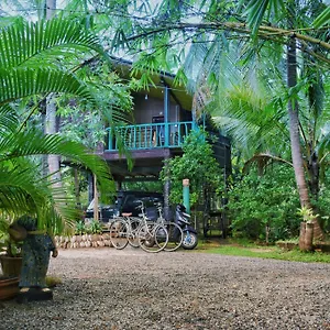 Passion Ray & Tree Hut Sigiriya